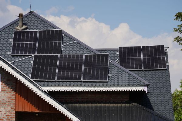 Économisez sur vos dépenses grâce aux panneaux solaires photovoltaïques
